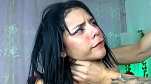 Helena gets wild with two friends in a private room for threesome fun 😏