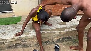 Ε, πρέπει να γαμήσεις αυτή την τογκόλεζ πορνοστάρ με πάθος. Είναι όλη καμπύλη και λαδωμένη παρακαλάει για αυτή την τεράστια σκουπίδια στην μηχανή!