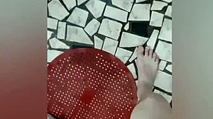 uma prévia do vídeo com meu objeto sexual tatuado