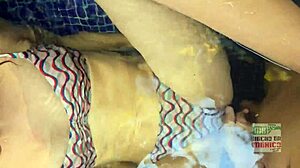 기념일 커플 데리고 호텔 가서 MILF 분수 꽉 조인 보지 타기