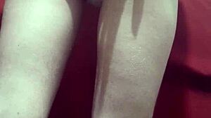 safada açucarada spreads shaved ass and big cheeks