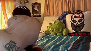 hey check out blu just chatting with this random lucky guy online