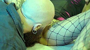 tattooed rocker dude bangs his big clit girlfriend hard 😏🍑