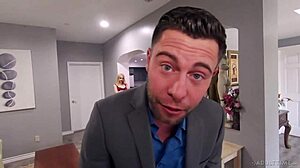 Piszkos csaló férj megszégyenítve és cuckoldozva feleségével és főnökével nagy farokkal szőrös punci POV-ban cumshot-ig