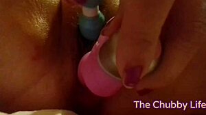 Amateur milf masturbates her sweet pussy in homemade video. She teases as mommy with big mature lips.