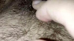 Táto celá mokrá rozkrok sa cíti tak intenzívne a vlhko pre mňa