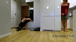 En voi uskoa että minun huora vaimoni panee jakajaa vieressäni, suihkuttaa isolla orgasmita