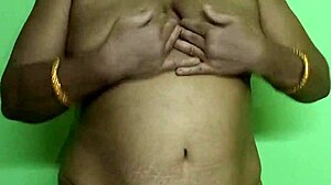 Whoa, check out this hot Indian aunty flashing her big ass holes.