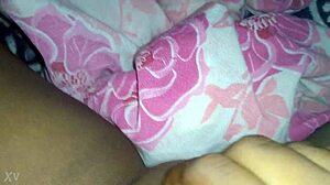 What happens when someone starts tocando uma in private?