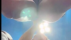 Massiv buet svart kuk hamrer våt ebony fitte i doggystyle og missionary stillinger