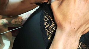 Boquete quente em garoto roludo quase não coube na boca