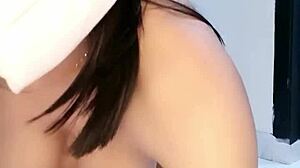 cilla lagi horny pengen dimasukin in asian indonesian scene