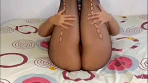 Why is Camila Patiño masturbating so horny on cam?