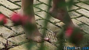 Kinky slut delivers tugging handjob leading to explosive cumshot