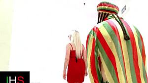 i love how this sexy mom gets double fucked so well with anal and pussy action