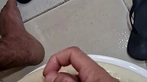 meu banheiro t� todo melado from a relaxing solo session