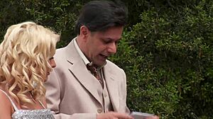 アンバー・レイン、ハンナ・ウェスト、ケイシ・スターの野外輪姦！