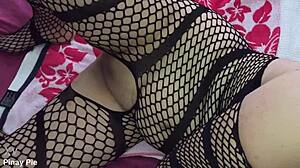 Asian Milf Sucks Cock Eagerly in Homemade Webcam Session