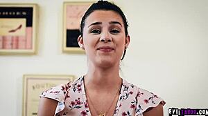 Katie Morgan Manipulates Kylie Rocket