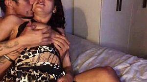 Gostosa rabuda spreads on the beach for a quick interracial pounding. Cum fills her wet pussy with every thrust in the bedroom.