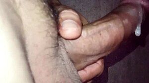 Chico Moja Su Polla Lisa Y Caliente Como A Ti Te Gusta!