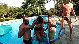 Gangbang Com A Casada Mais Safada De Floripa 7 Homens A Fodendo Ela No Pelo