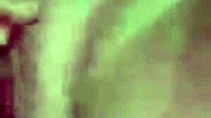 i'm on videollamada with this venezuelan for some amateur webcam fun