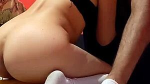 Colegiala Video Casero Montando a Maestro de Clases Con Su Uniforme Rompiendo El Culito