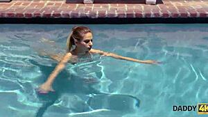 Daddy4k Jenny er glad for at have vild sex med smuk moden far