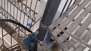 Viral pinay-student sträcks av lärare i kyrkogårdslek.