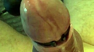 Handless cumshot with vibrator action wow!