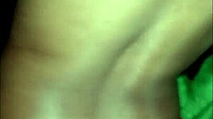 Com a cunhadinha no sofa da sala no maior tesao tava vazanu orgasmo