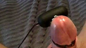 Handless cumshot with vibrator action wow!