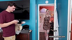 Finding Cougars Buttplug Sparks Intense Anal Encounter