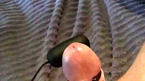 Handless cumshot with vibrator action wow!