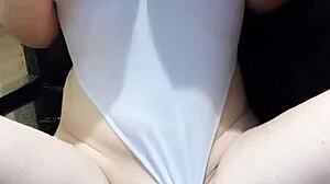 China Beautiful Babe Shows Big Tits in Cute Asian Masturbation!