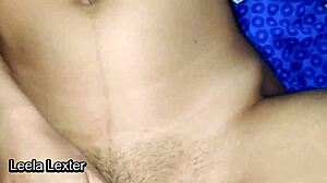 Första gången valentinsdag-knull min flickvän i deras eget hus desi indisk sex. Överväldigad av passion och upphetsning i denna intima bangladeshiska gangbang-stund.