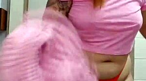 Exhibiting Her Big Pussy Online