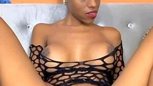 Rica morena shows creamy pussy and sweet natural tits in homemade colombian solo