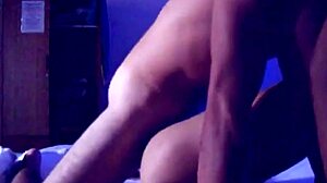 intercambiamos parejas con las personas de la habitación de al lado in homemade party licking