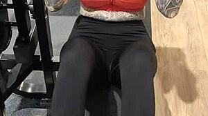 milf crushing gym workouts with huge ass in leggings 💪🍑