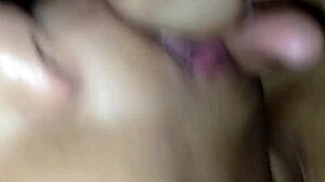 สาวสวยอมควยให้ฉันดูดหำจนน้ำเงี่ยนพุ่งเข้าปากเธอ - watch this shaved pussy amateur get tight wet creampie in orgasmic 1 on 1!