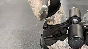 milf crushing gym workouts with huge ass in leggings 💪🍑