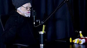 Hey, this safada does a sensual stripper showing her tits after chatting about never suggesting a transsexual and losing virginity - Flor de Damiana on Sheer Red.