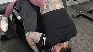 milf crushing gym workouts with huge ass in leggings 💪🍑