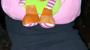 This construction work drags on endlessly since the Brazilian amateur offered her tight ass in public outdoor spot