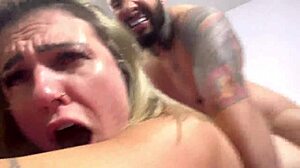 a foda foi tão gostosa que enfiou sem camisinha na buceta babada gozando muito dentro