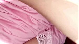 Infiel inquilina mexicana lets me check her shaved wet pussy in intimate close-up session