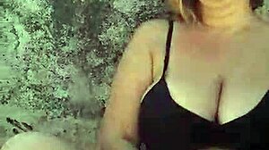 i love exibicionismo na praia with my big natural tits and huge nipples showing off