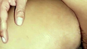 Infiel inquilina mexicana lets me check her shaved wet pussy in intimate close-up session